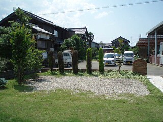 芝地→駐車スペースへ