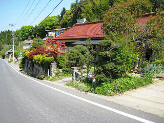 高低差を解消した段差のないお庭